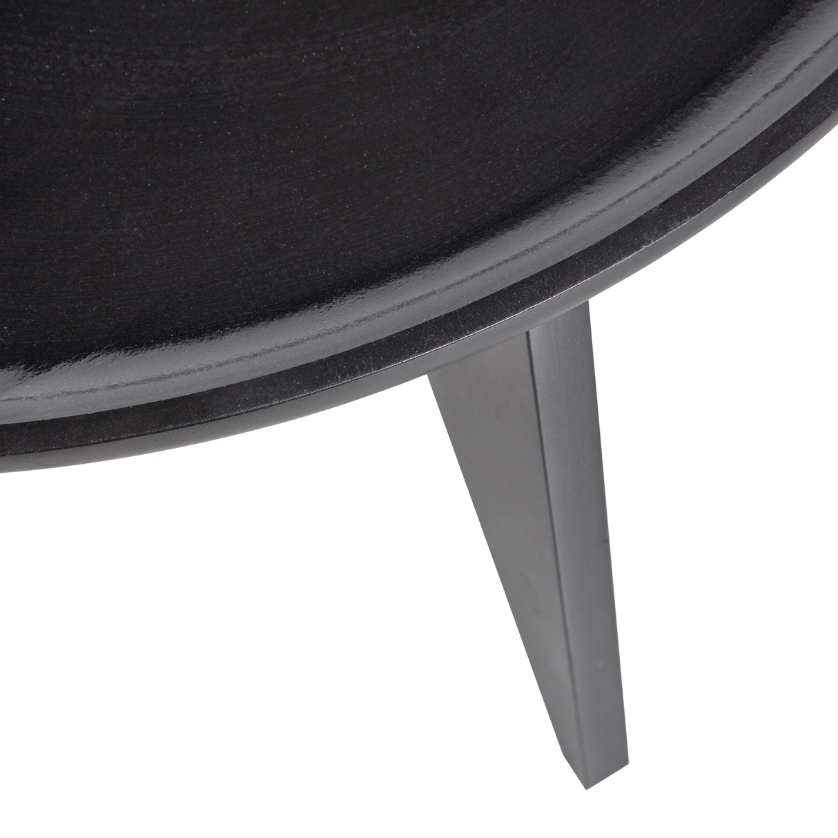 juodas kavos staliukas