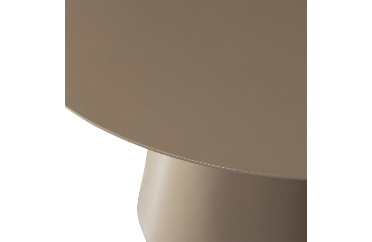 Rudas valgomasis stalas