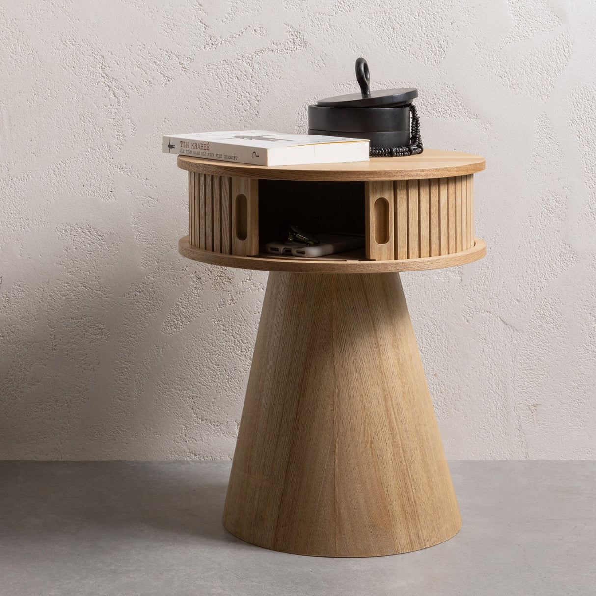 Naktinis staliukas KARRI