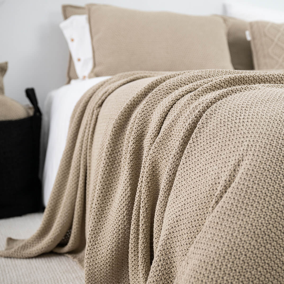 Lovatiesė DECORATED