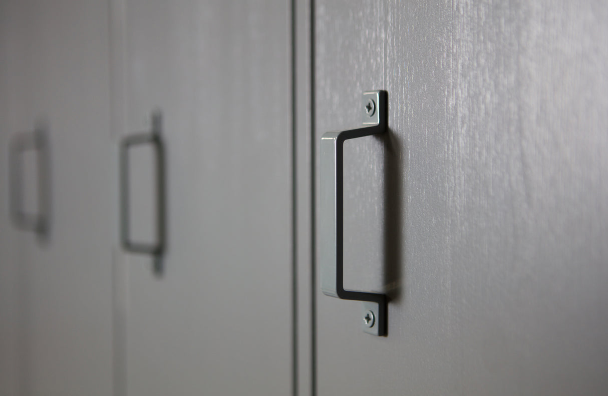 Spinta su rankenėlėm