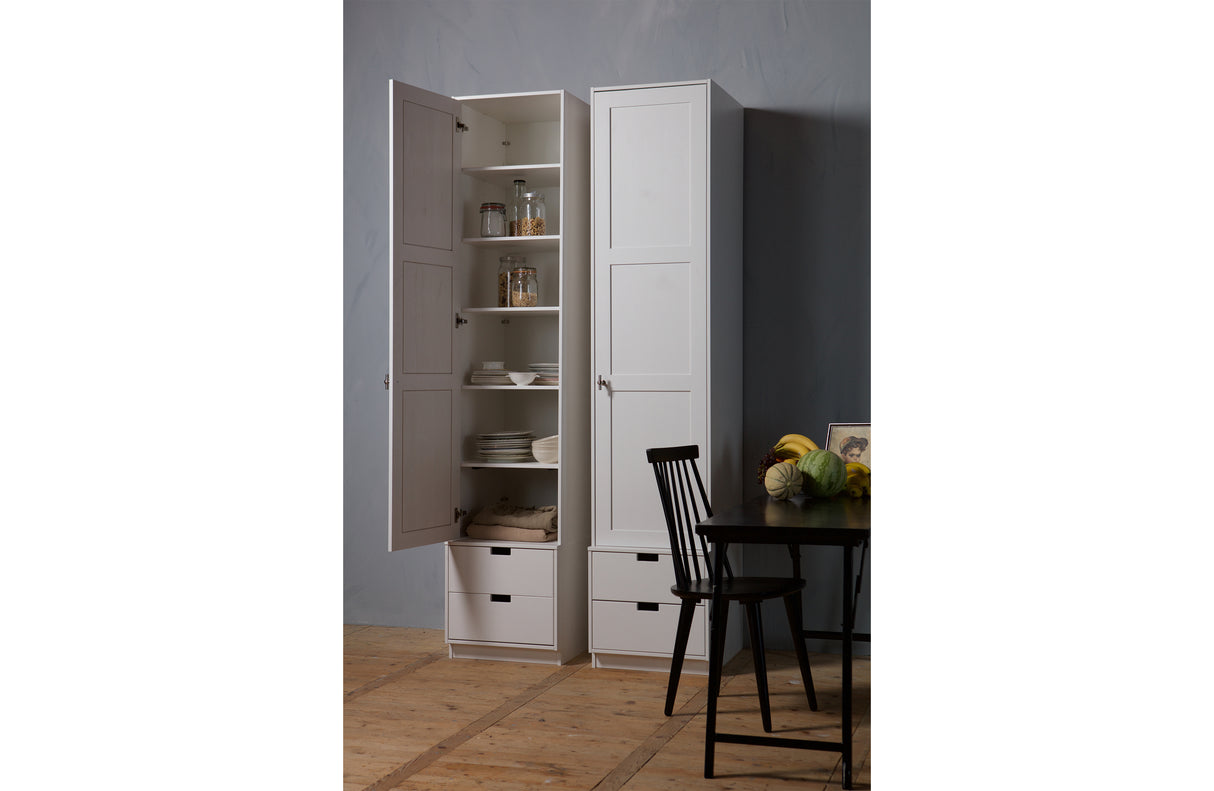 baltos spalvos spinta