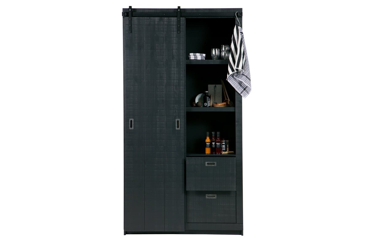 Stambiai pjautos medienos spinta