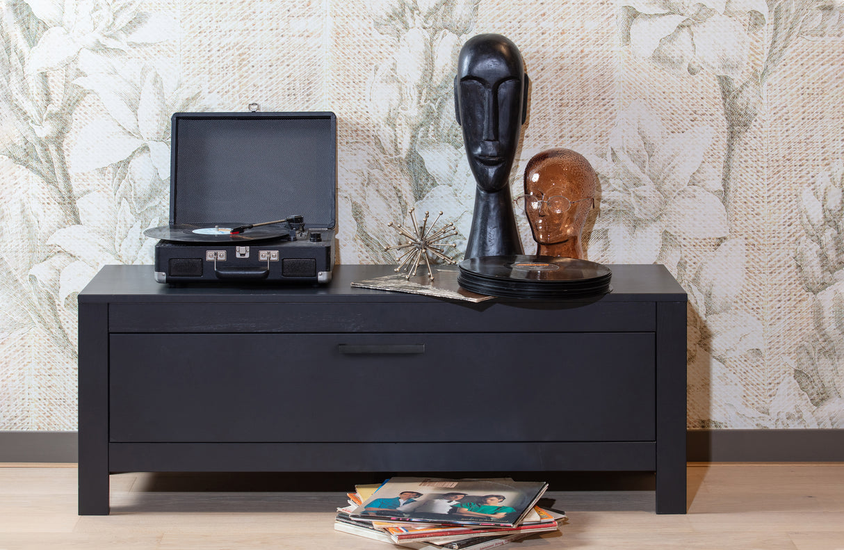 Juoda televizoriaus spintelė