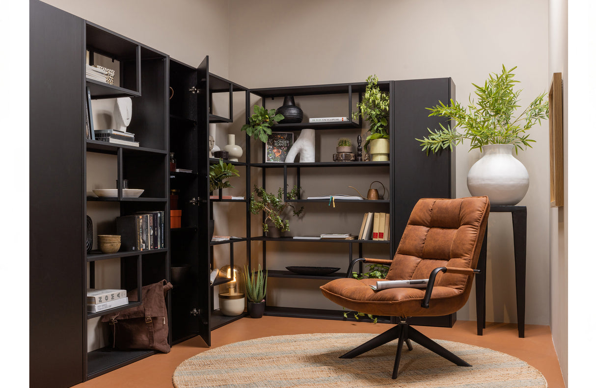 Spinta su lentynomis