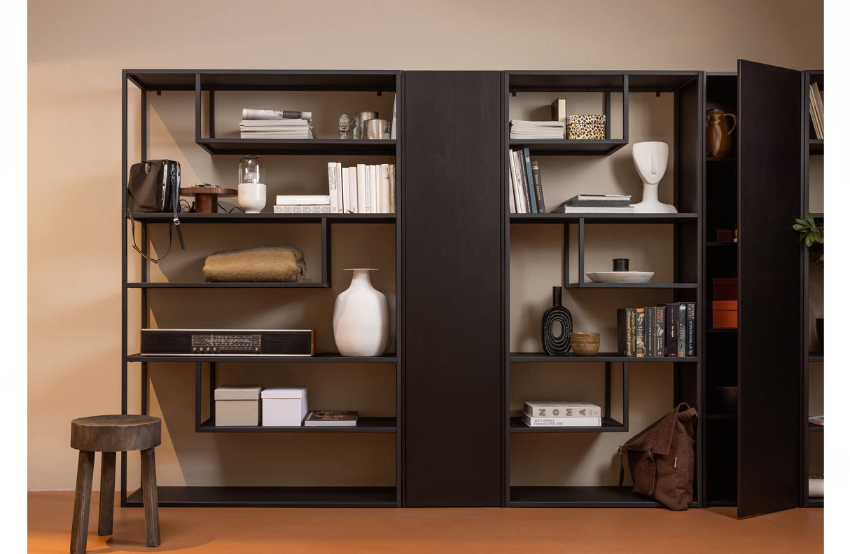 Spinta su lentynomis Teun