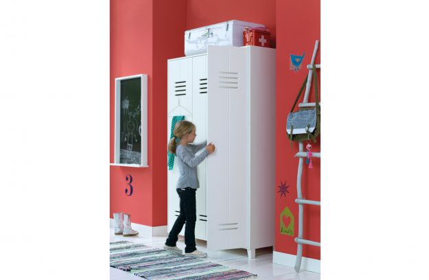 Balta spinta iš pušies