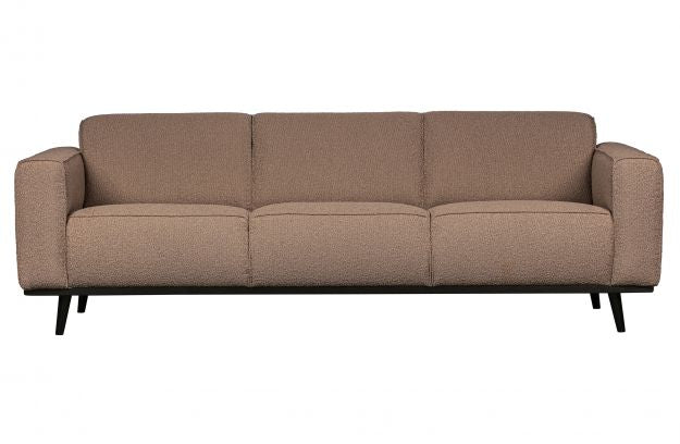 Nugos spalvos sofa