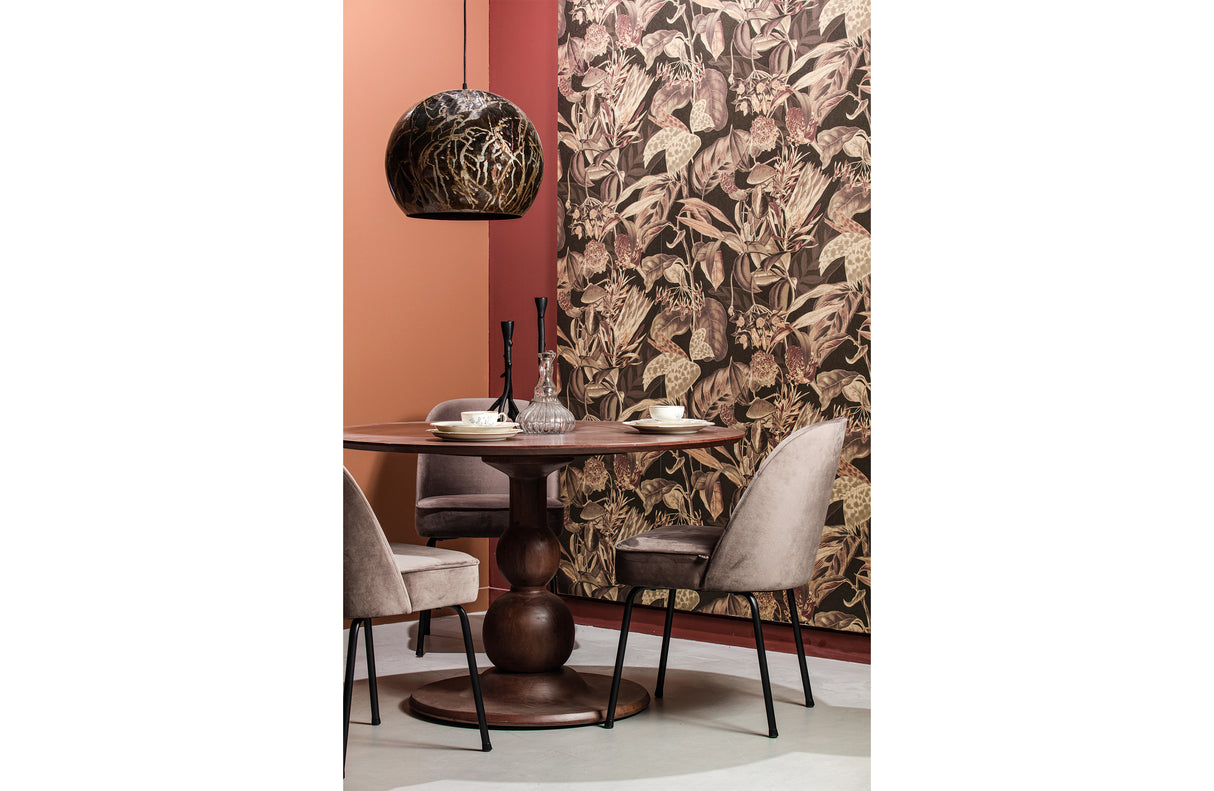 Elegantiškas stalas