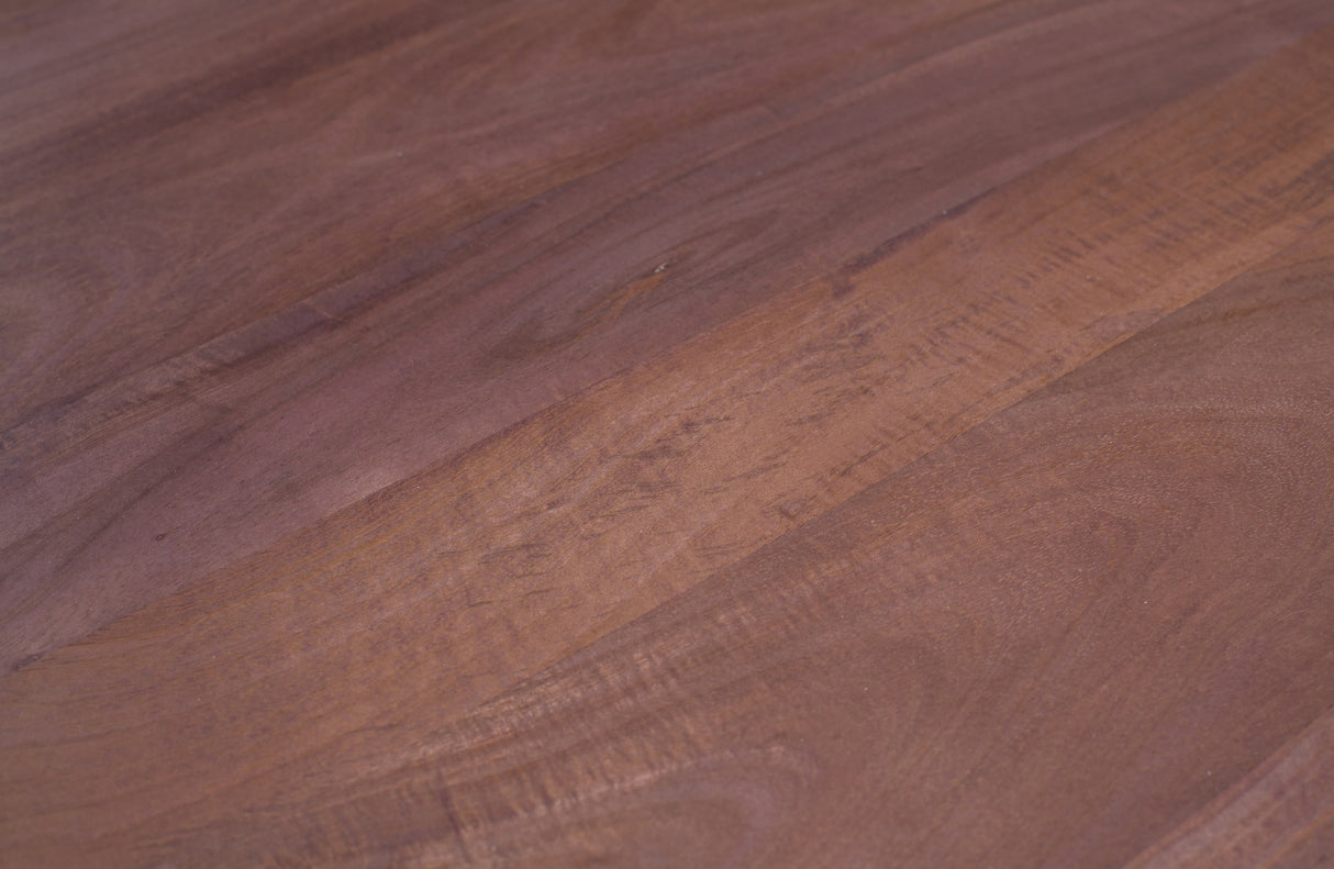 Riešutmedžio stalas