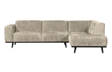 šviesi kampinė sofa