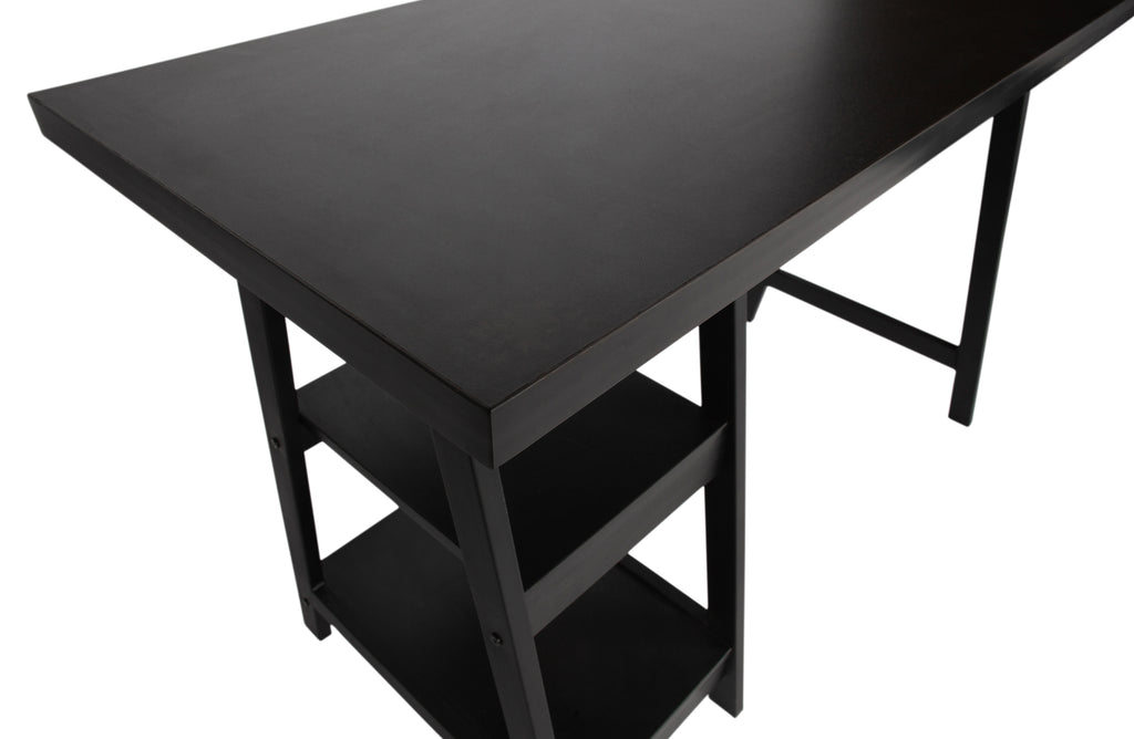 Tamsus rašomasis stalas
