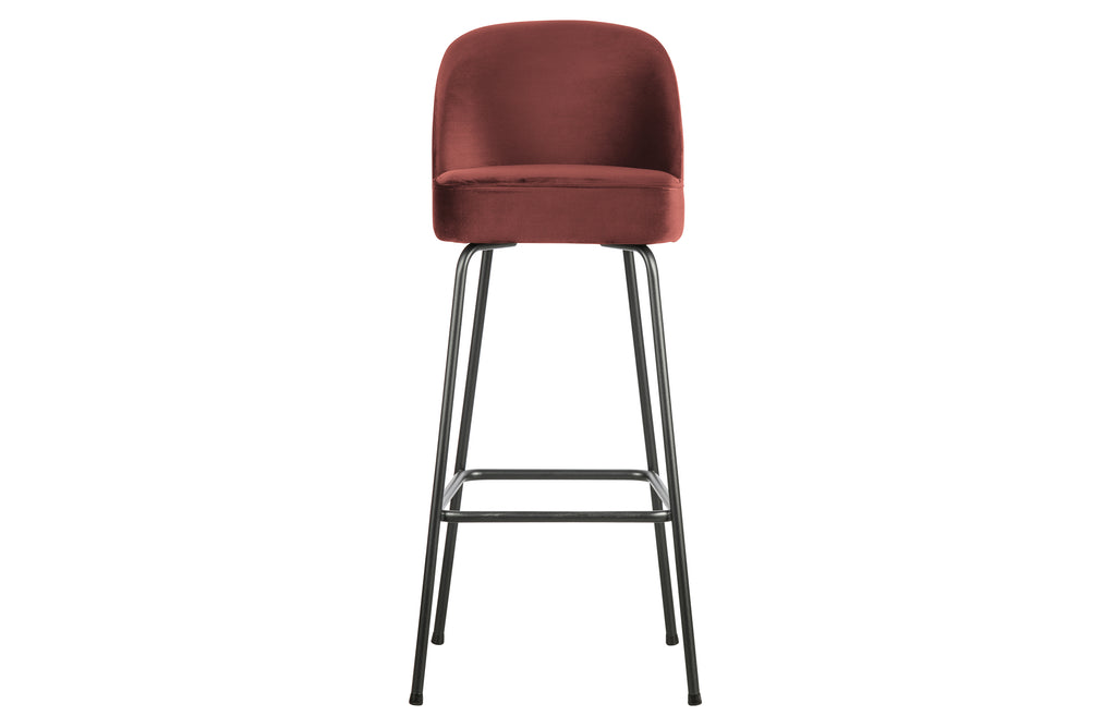 Raudona baro kėdė