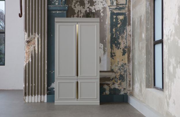 Klasikinė moderni spinta