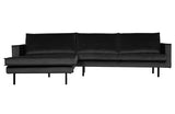 Juoda veliūrinė sofa