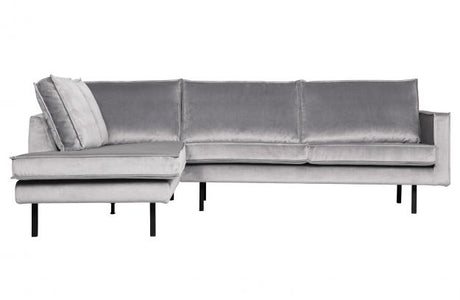 Šviesiai pilka sofa