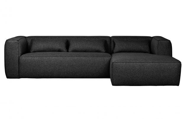 Juoda sofa