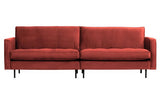 Rausva sofa